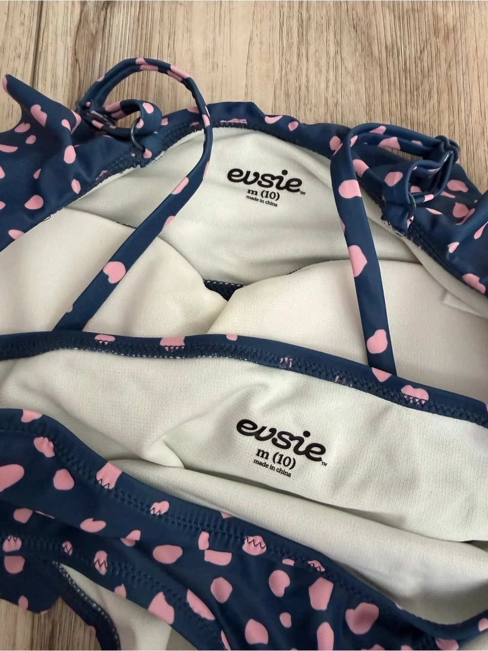 Evsie secure layered top